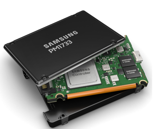 Bild von Samsung PM1733 7.68TB 2.5&quot; 7680 GB PCI Express 4.0 V-NAND NVMe